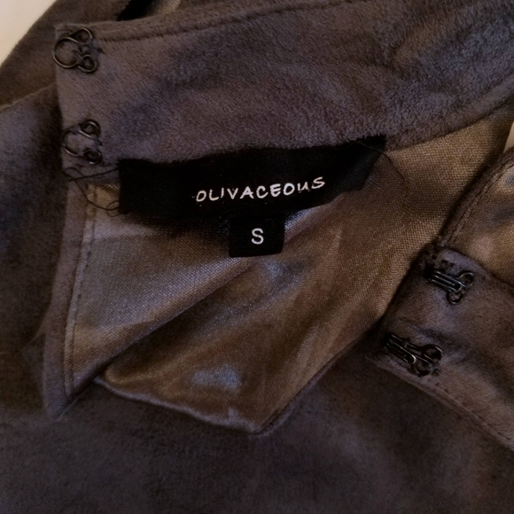 OLIVACEOUS - Picture 3 of 6